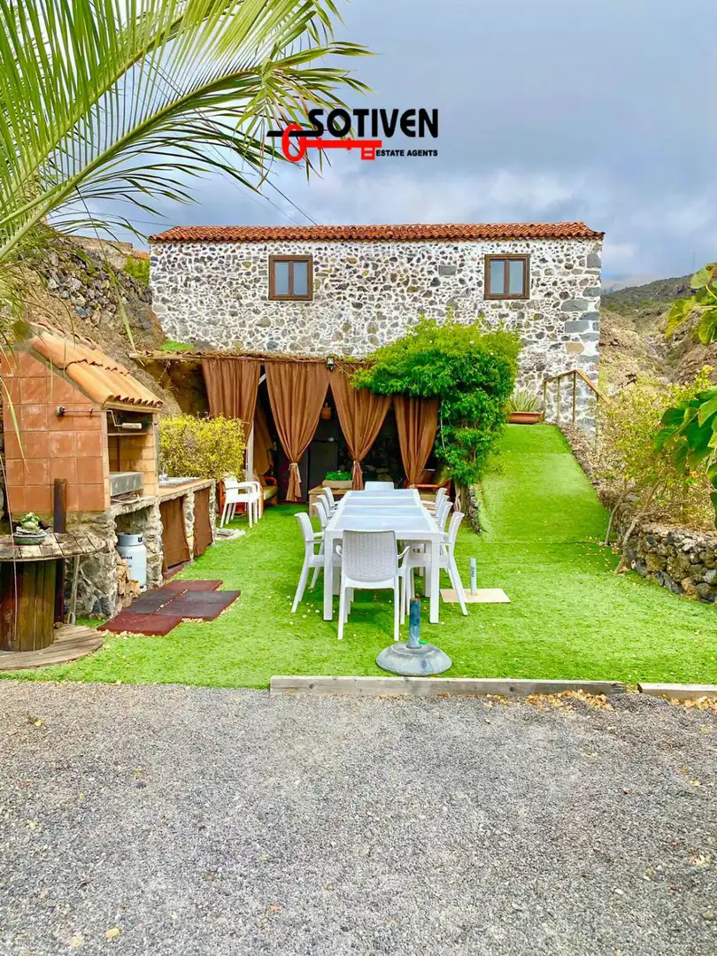 Casa rústica amb jardí en venda a Guía de Isora interior