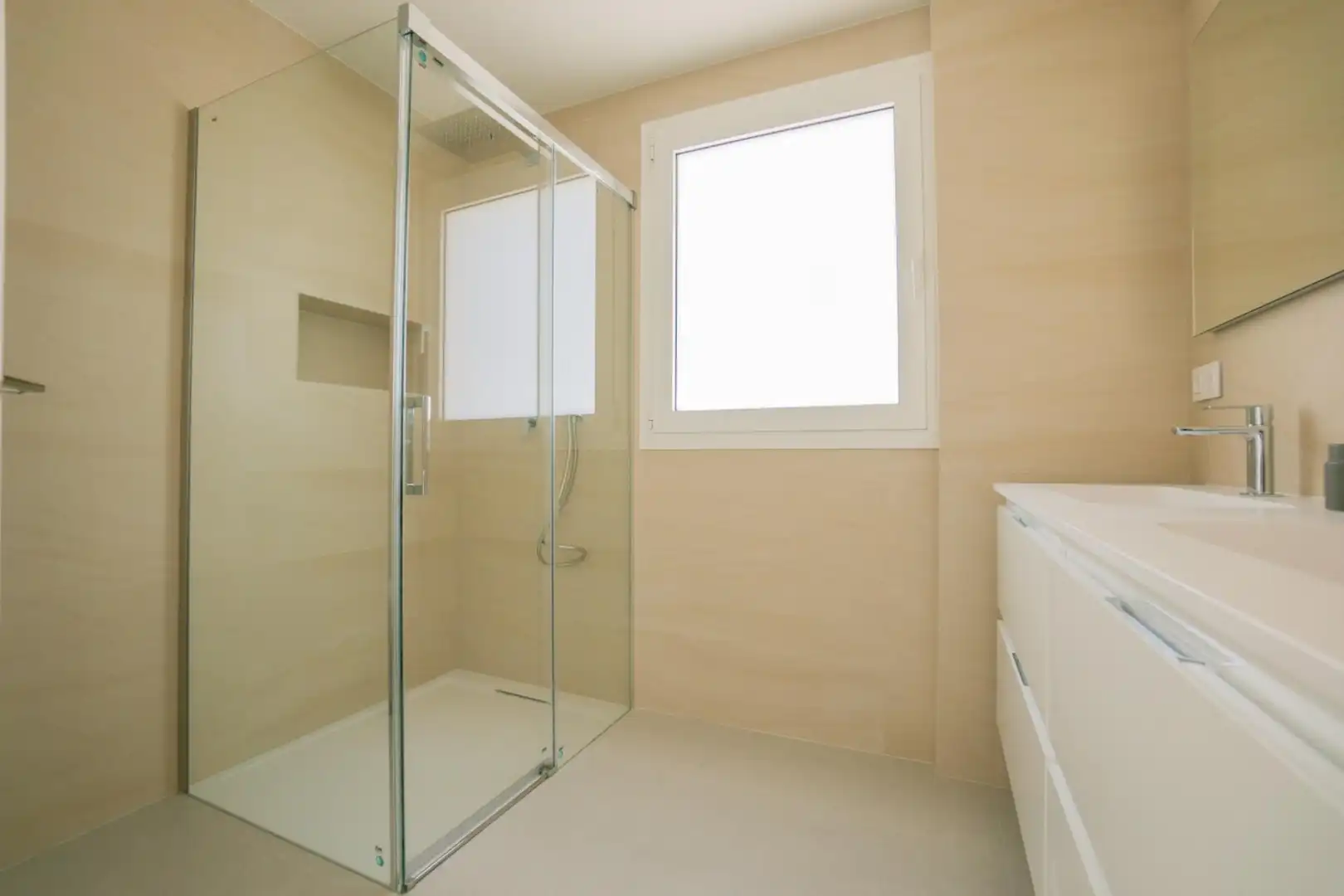 Chalet con piscina en venta en Golf Bahía, imagen 14
