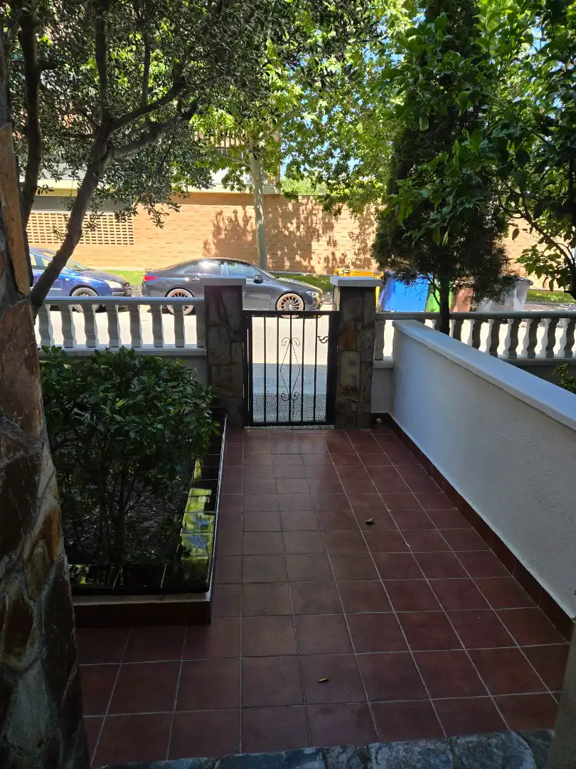 Casa adosada en venda a Roc Blanc