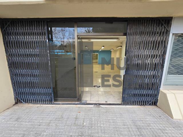 Local comercial en Alquiler en Avinguda de Cornellà en La Plana