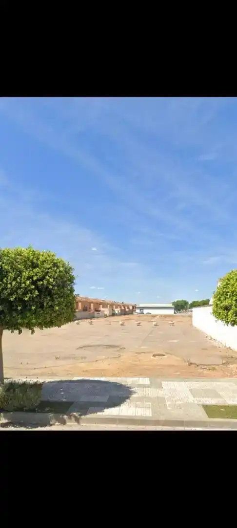 Vista exterior de Terreno en venta en Tocina, Sevilla