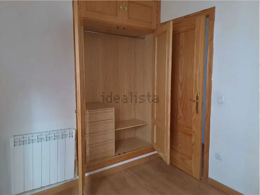 Bedroom of Flat for share in Manzanares El Real, Madrid