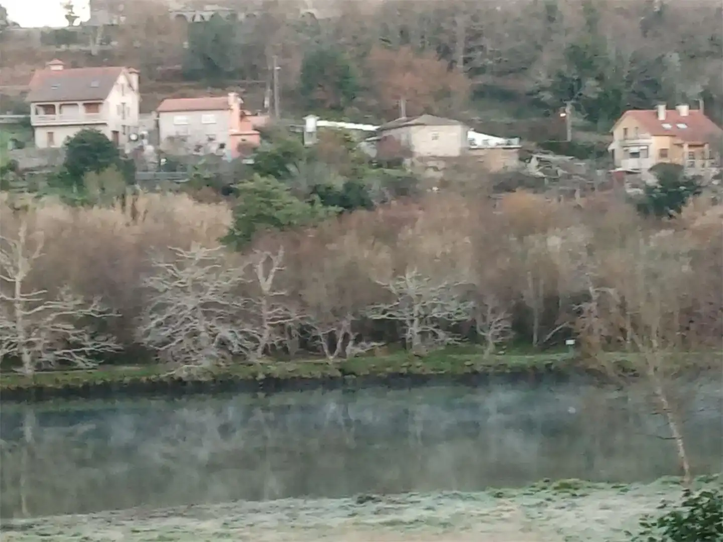 Vista exterior de Casa o xalet en venda en Pontevedra Capital  amb Jardí privat, Parquet i Traster