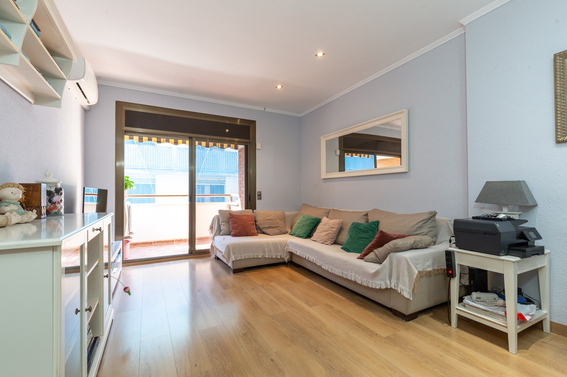 Sala d'estar de Pis en venda en Esplugues de Llobregat amb Calefacció