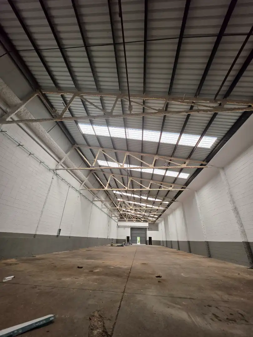 Nau industrial de lloguer a Carrer Bergadà, imagen 6