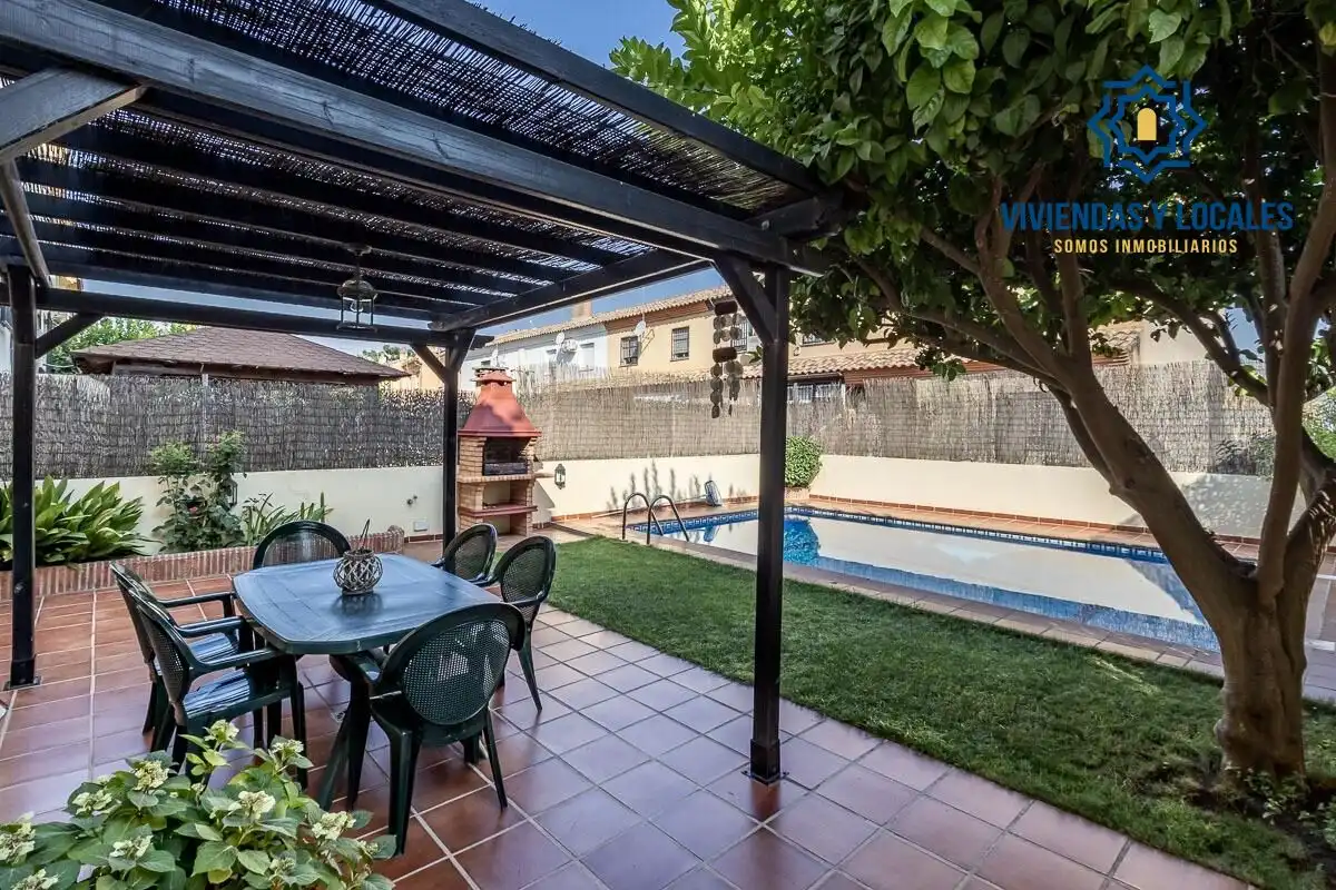Abitazione con piscina in vendita a Calle CARLOS CANO (HI), imagen 4