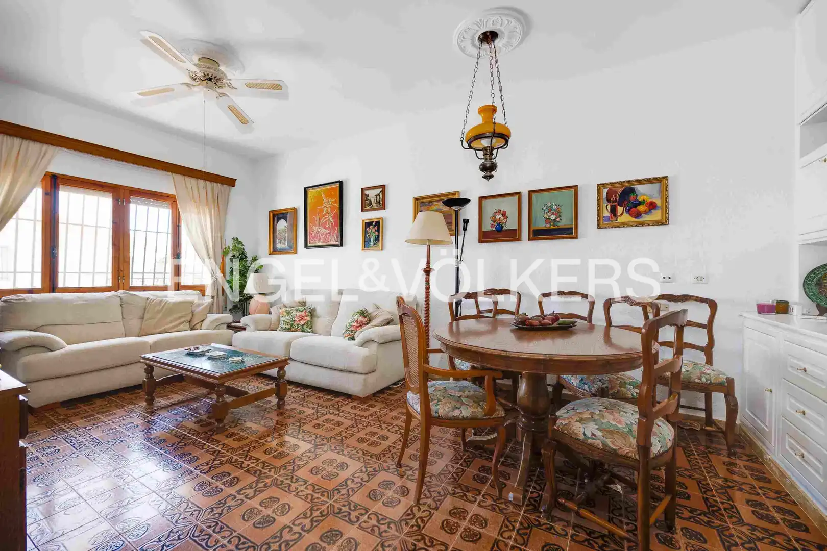 Sala d'estar de Casa o xalet en venda en Orihuela amb Aire condicionat, Calefacció i Terrassa