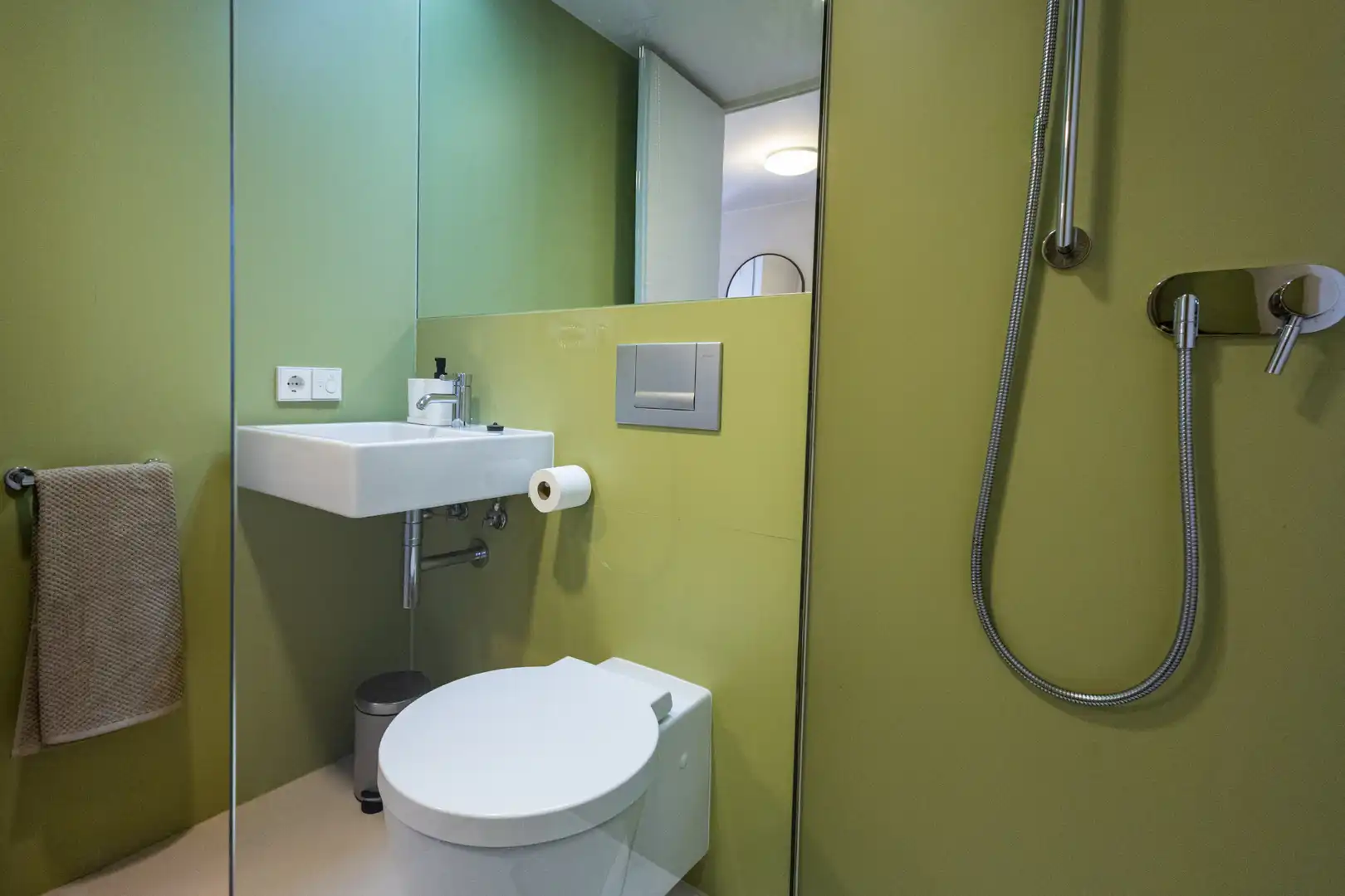 Bathroom of Flat for rent in Zaragoza  with Air Conditioner, Heating and Furnished