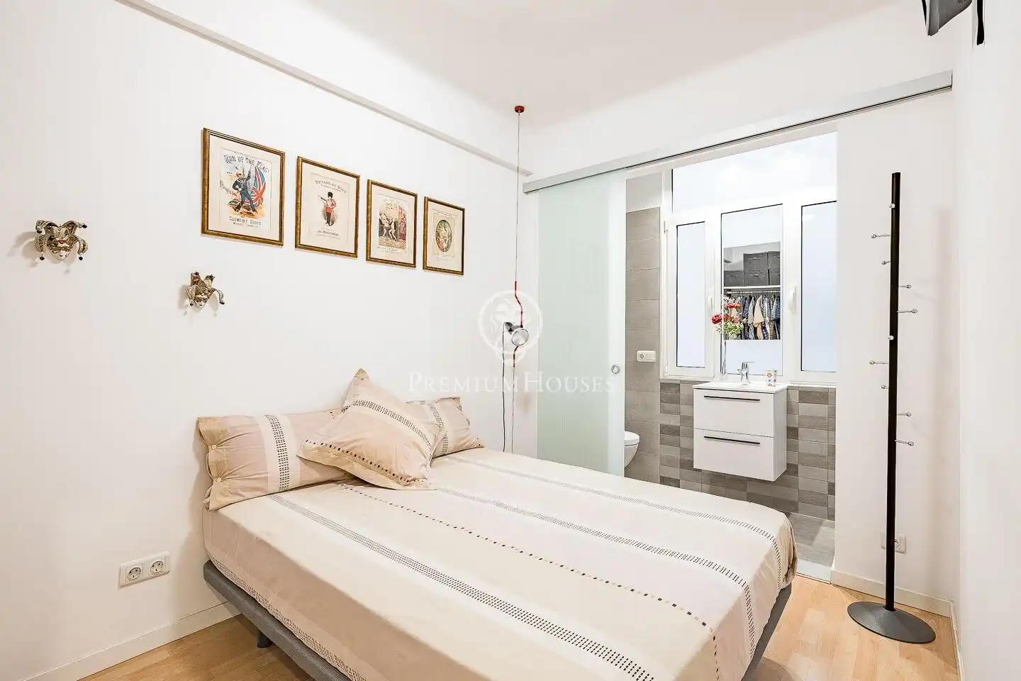 Dormitori de Apartament en venda en Barcelona amb Aire condicionat, Calefacció i Terrassa