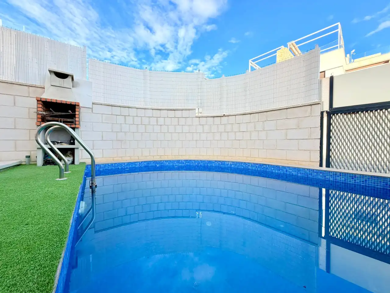 Piscina de Dúplex en venda en Orihuela amb Aire condicionat, Calefacció i Jardí privat