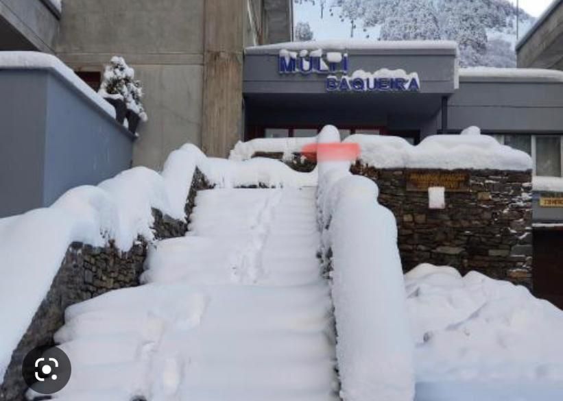 Außenansicht von Loft zum Verkauf in Naut Aran mit Privatgarten, Abstellraum und Gemeinschaftspool