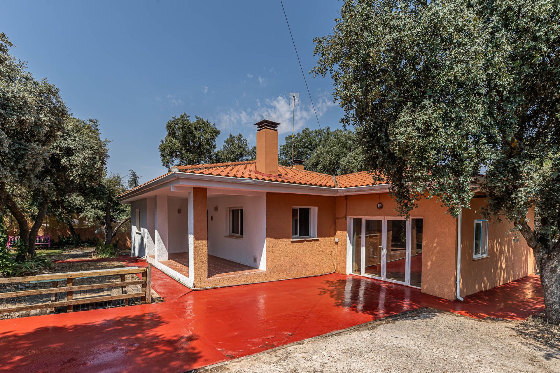 Vista exterior de Casa o xalet en venda en Nuevo Baztán amb Aire condicionat, Calefacció i Terrassa