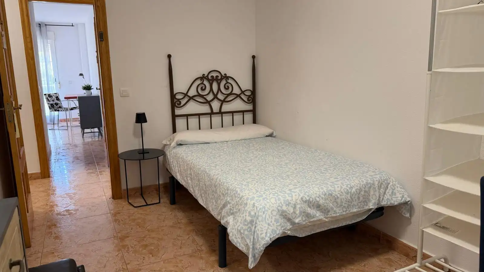 Habitación de Piso para compartir en La Almunia de Doña Godina  con Calefacción, Terraza y Amueblado