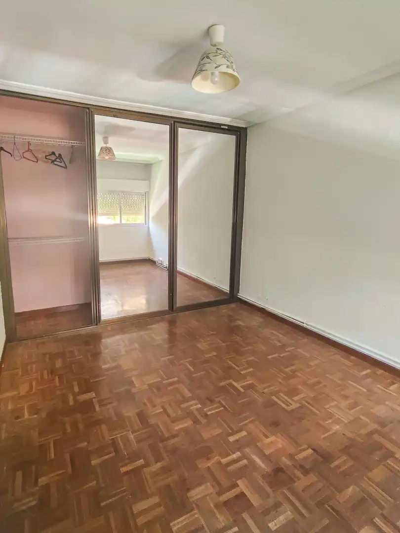 Habitación de Piso en venta en Madrid con Calefacción y Parquet
