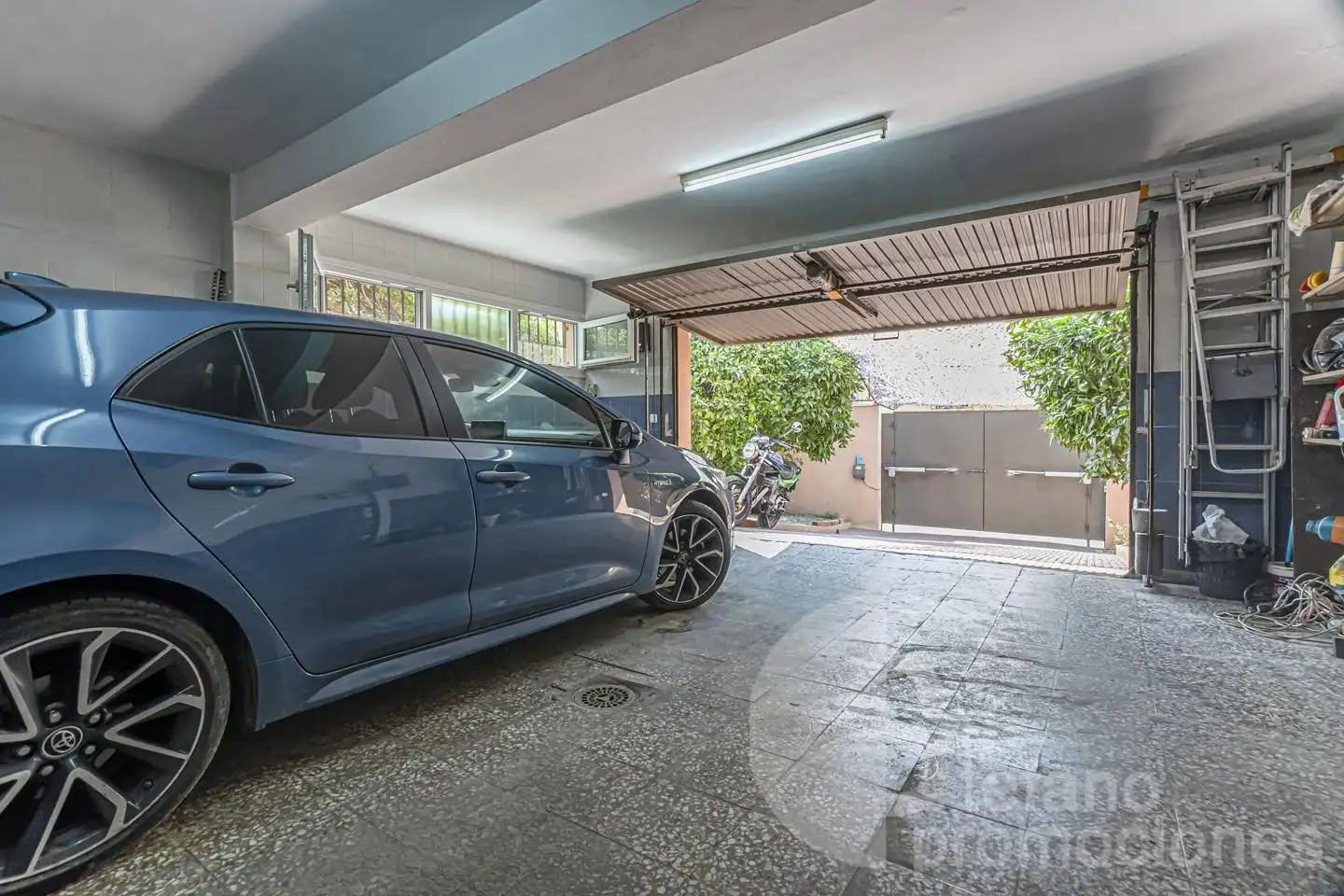 Parkplatz von Haus oder Chalet zum Verkauf in Málaga mit Klimaanlage, Privatgarten und Terrasse