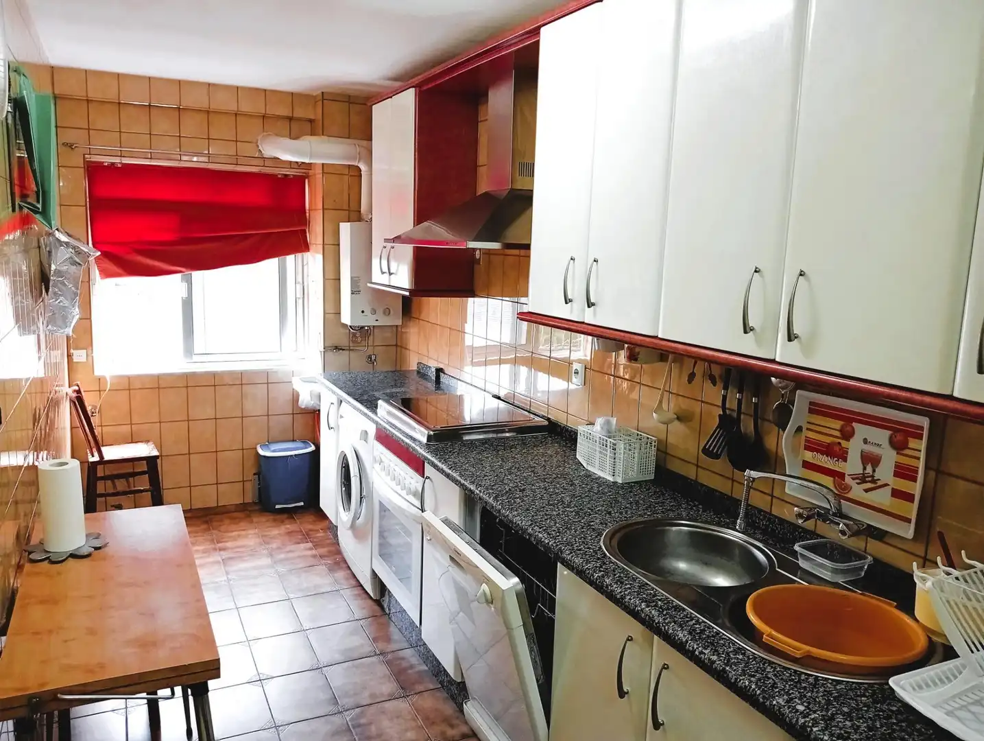 Kitchen of Flat for rent in Sevilla  with Air Conditioner, Terrace and Furnished