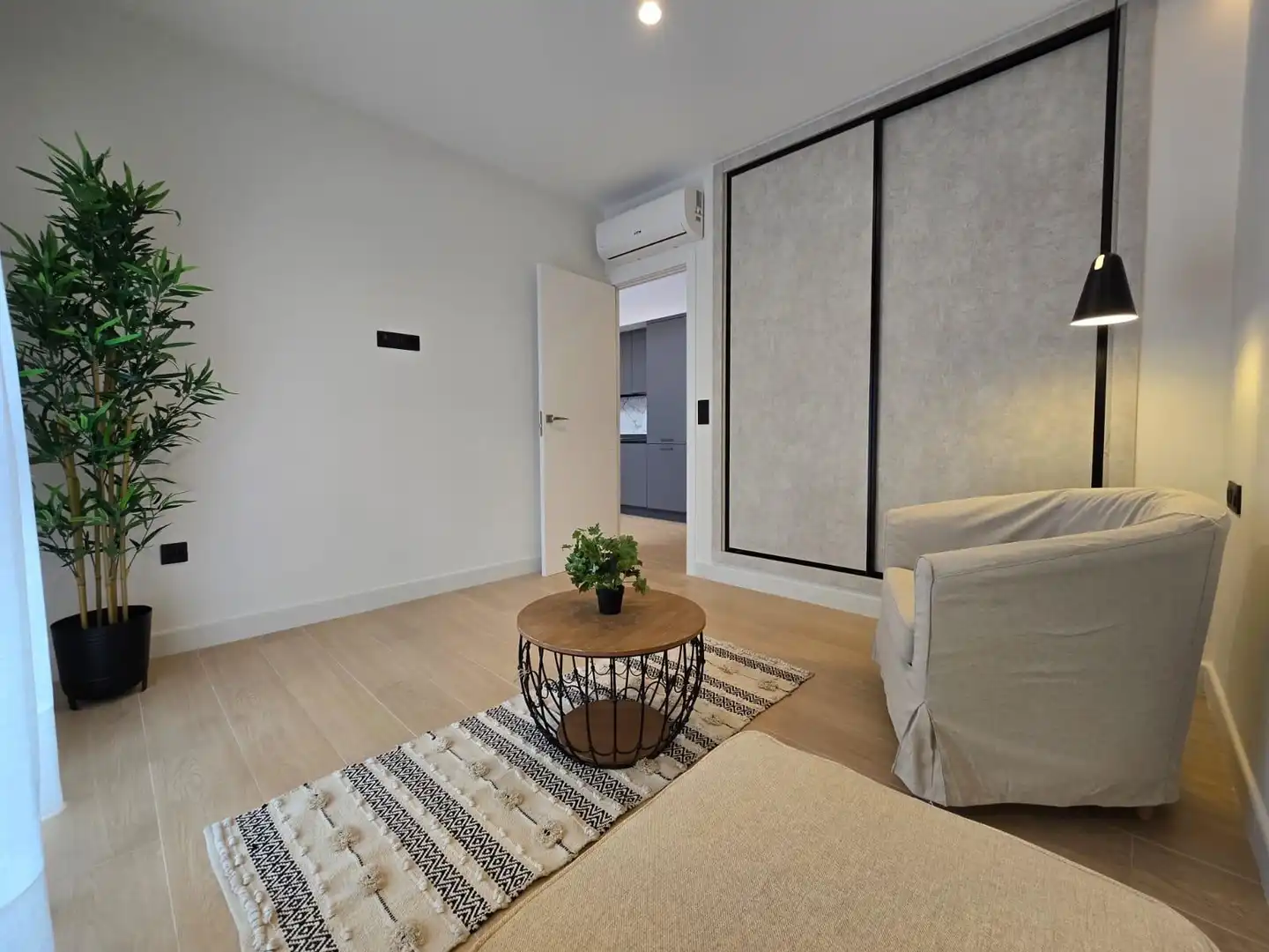 Schlafzimmer von Maisonette zur Miete in Sanlúcar la Mayor mit Klimaanlage, Terrasse und Möbliert