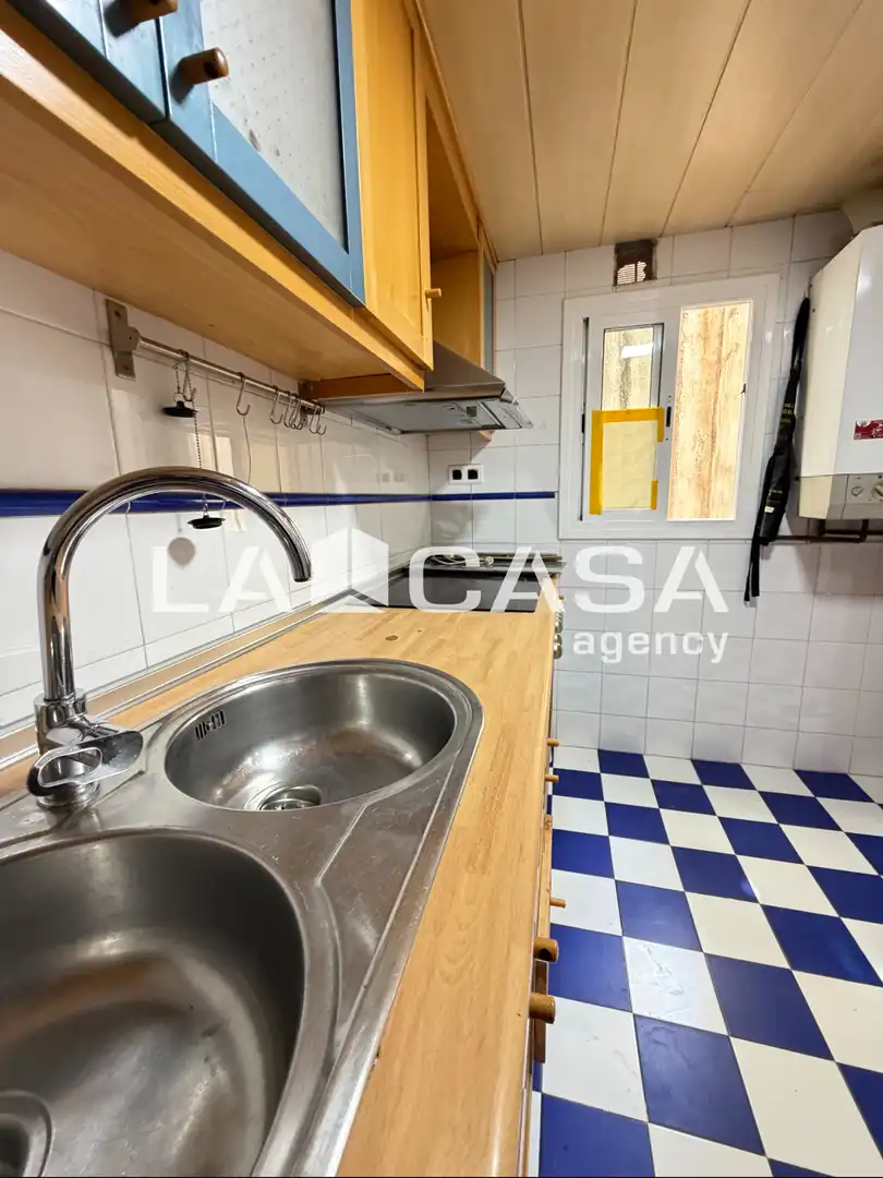 Küche von Dachboden zum Verkauf in Badalona mit Heizung und Terrasse