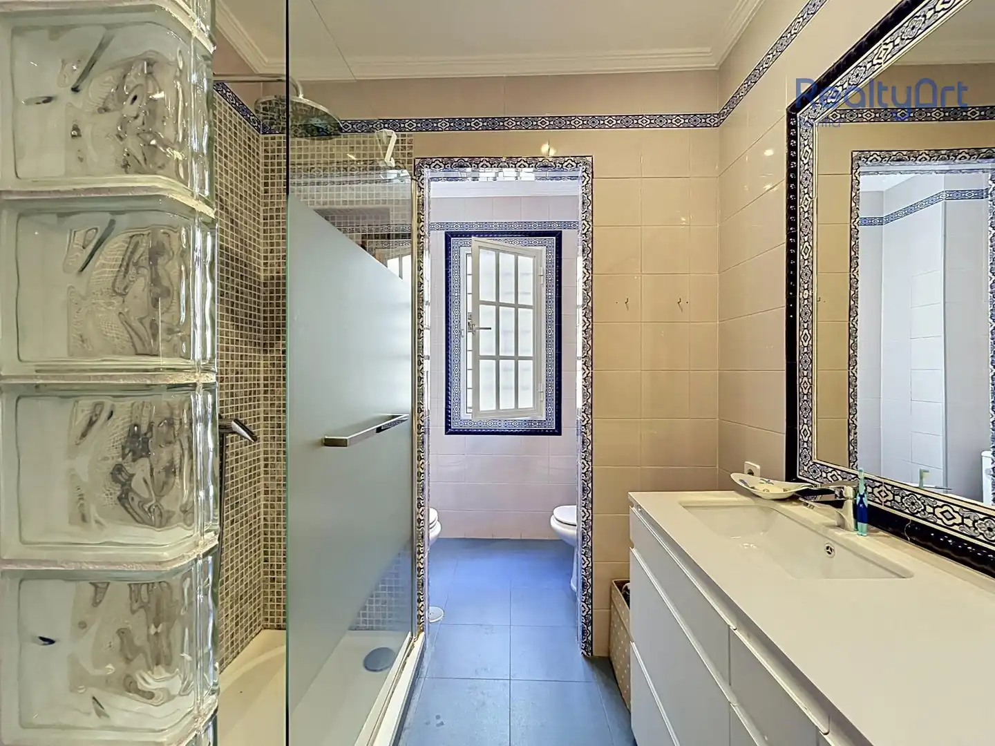 Baño de Piso en venta en Sevilla con Aire acondicionado, Parquet y Terraza