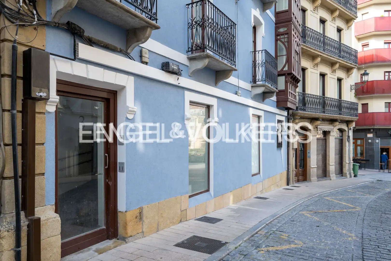 Vista exterior de Dúplex en venda en Irun  amb Calefacció, Parquet i Balcó