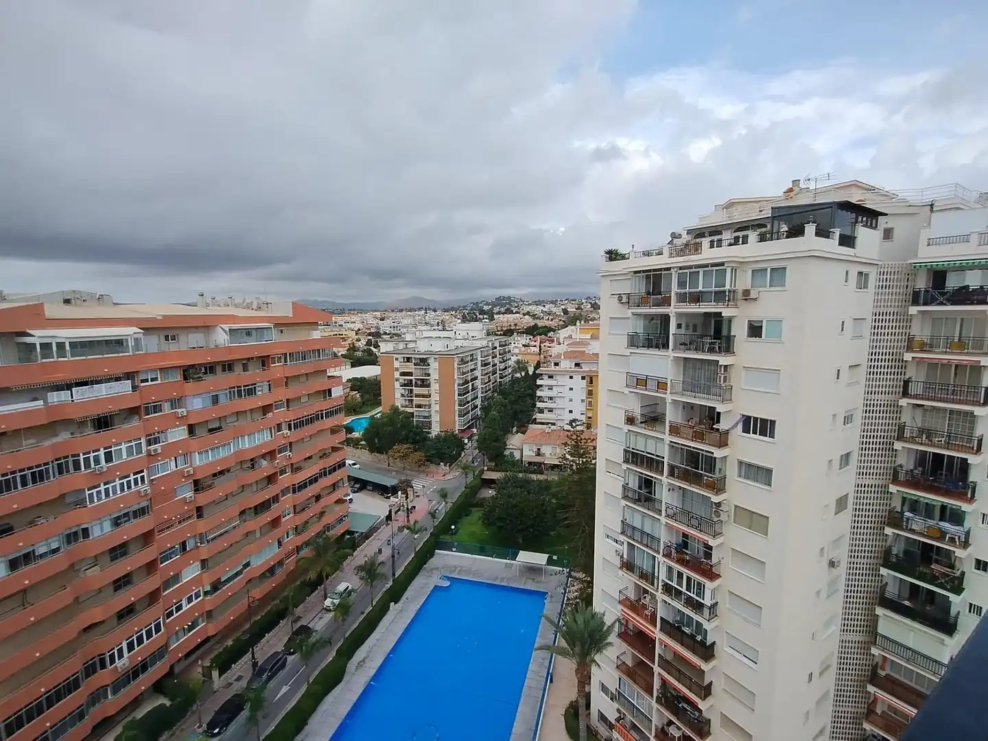 Vista exterior de Apartamento de alquiler en Fuengirola con Jardín privado, Terraza y Amueblado