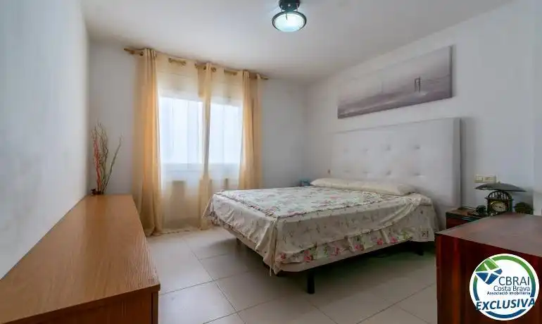 Habitación de Casa adosada en venta en Roses con Calefacción, Terraza y Horno