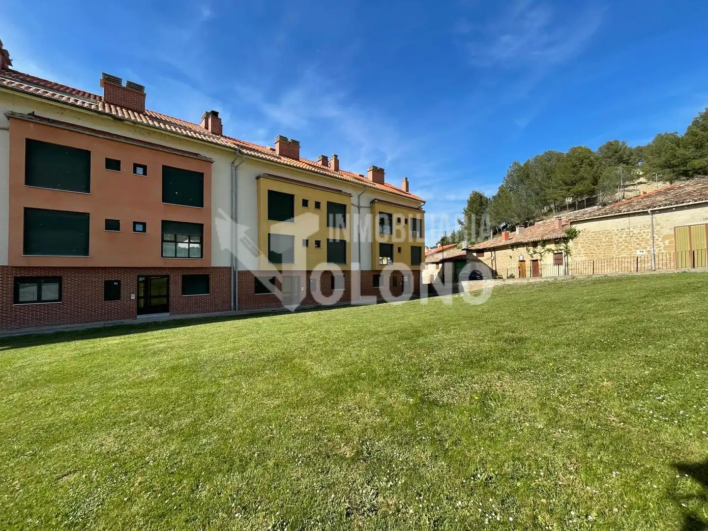 Vista exterior de Apartament en venda en Cuzcurrita de Río Tirón amb Calefacció, Terrassa i Moblat