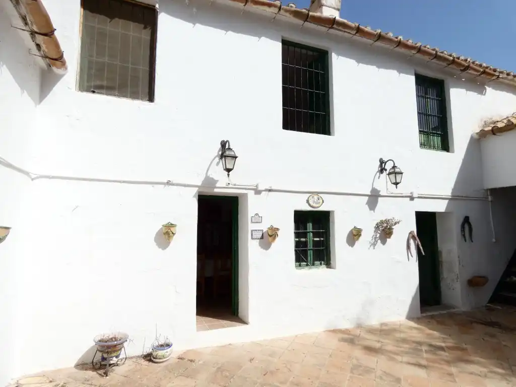 Country homes for sale in Almayate