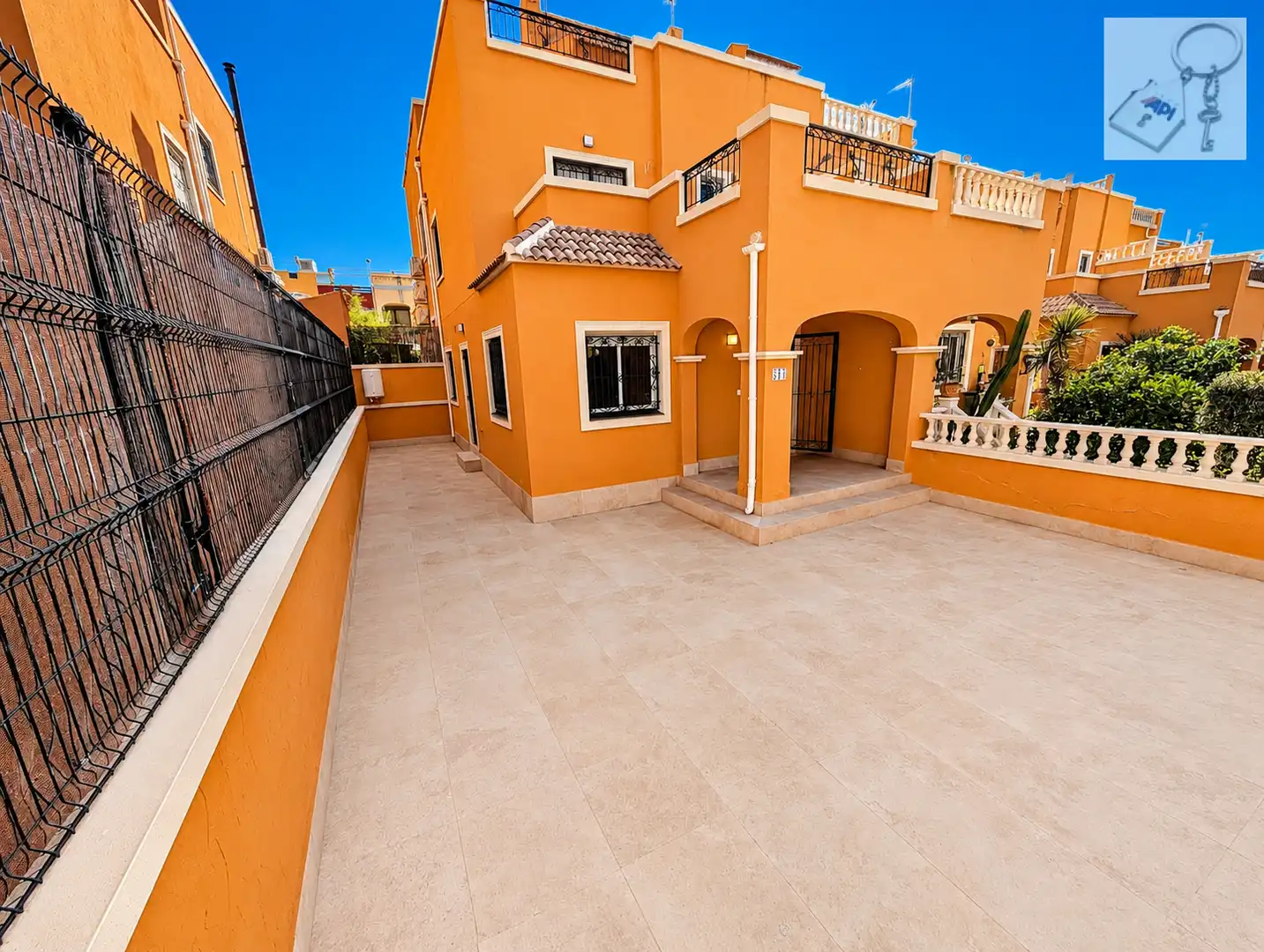 Chalet con piscina en venta en Orihuela Costa, imagen 2