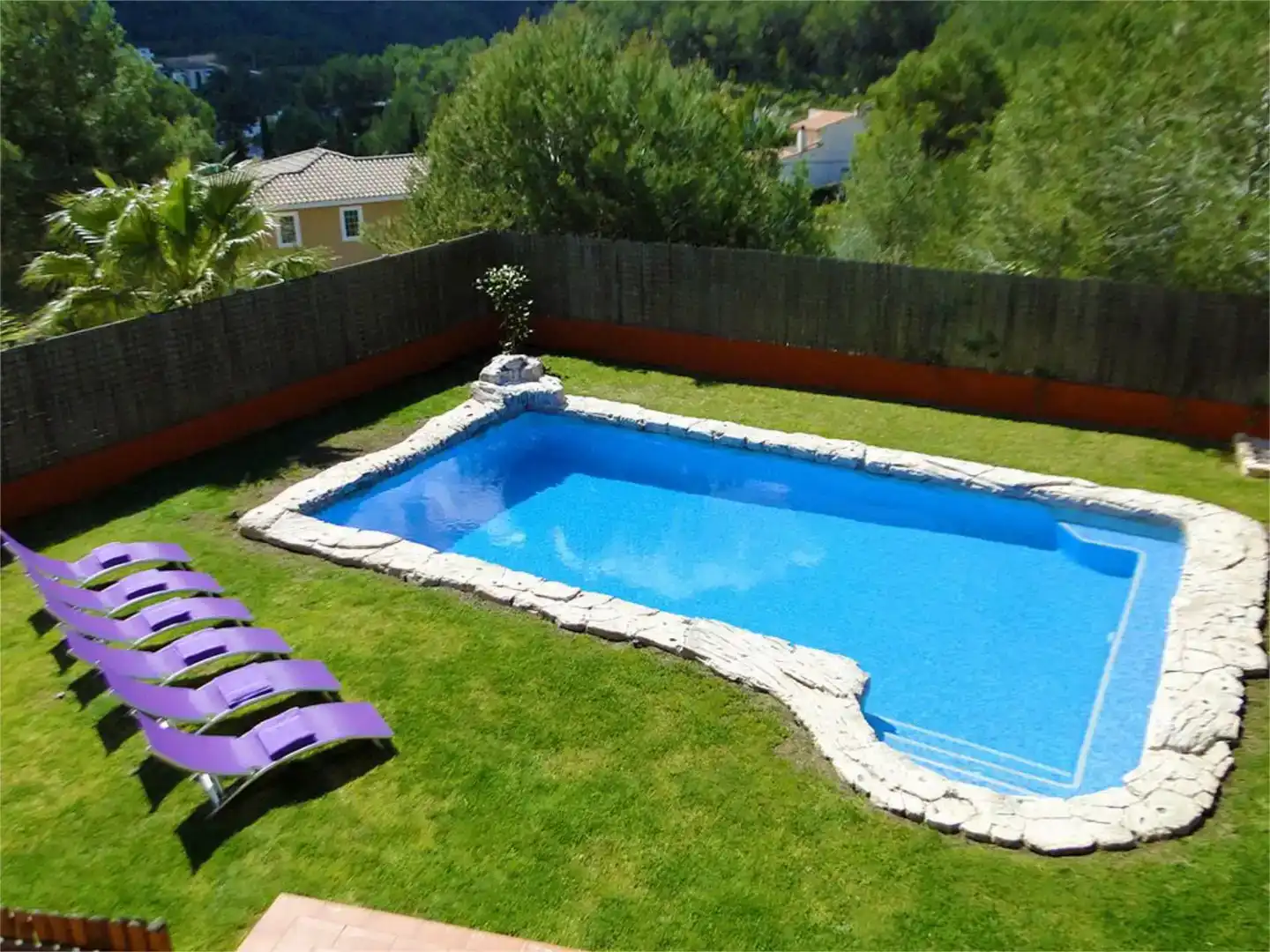 Piscina de Pis de lloguer en Olivella amb Aire condicionat, Jardí privat i Piscina