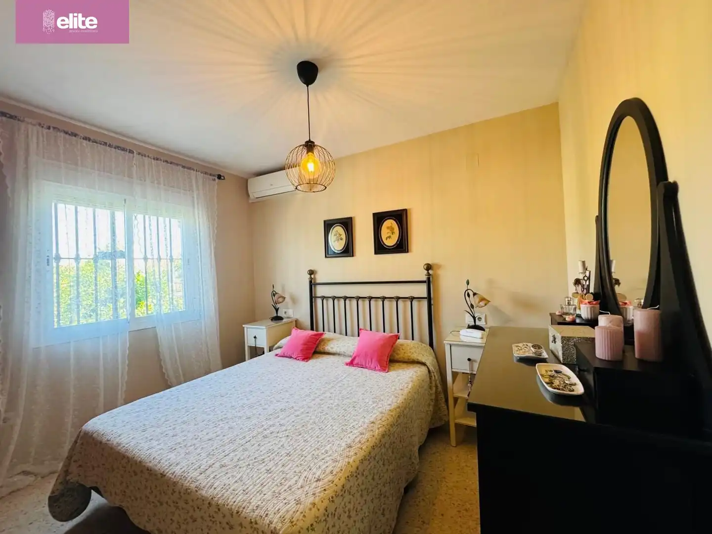 Detached homes for sale in El Rocío - La Milagrosa