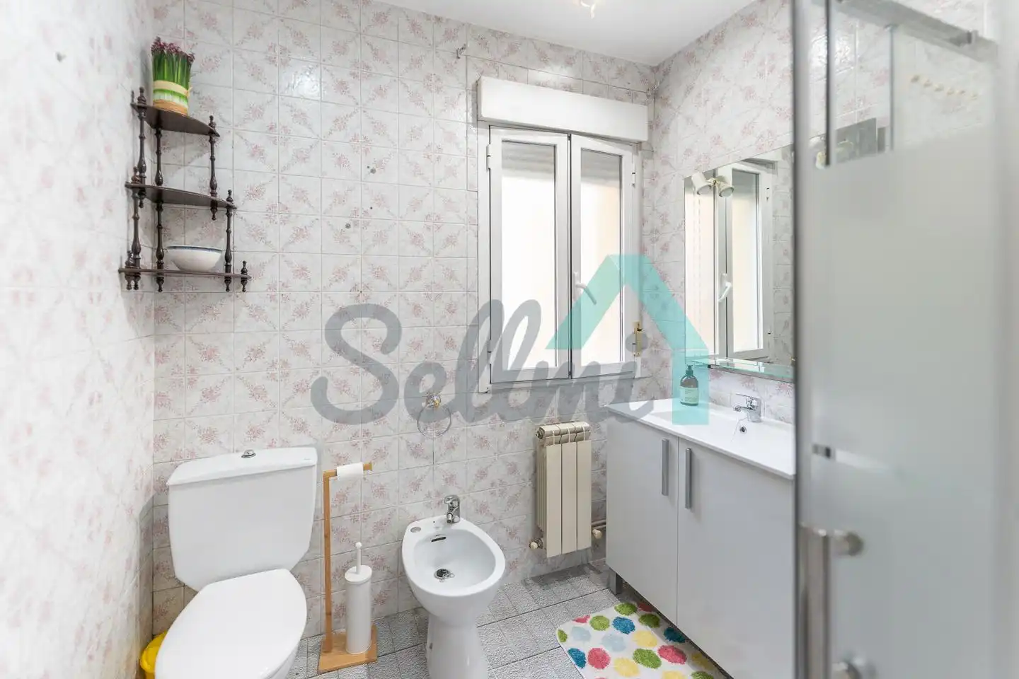 Baño de Piso de alquiler en Oviedo  con Calefacción, Terraza y Amueblado