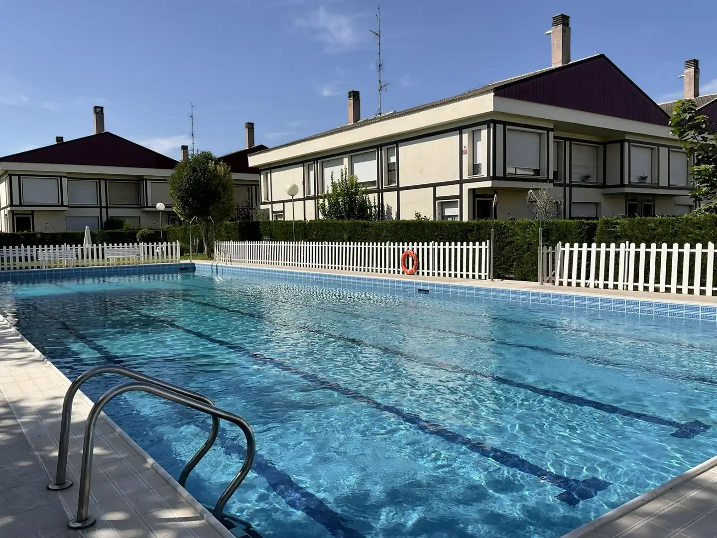 Adossat amb piscina en venda a Avenida de Haro, imagen 8