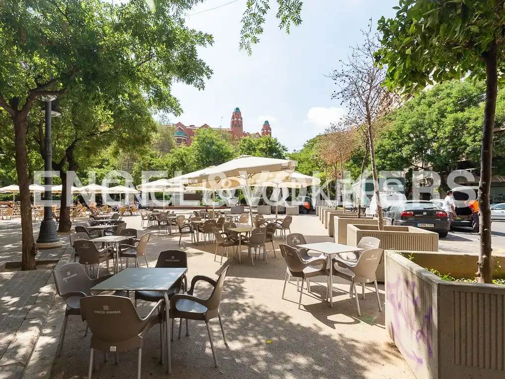 Terrassa de Pis de lloguer en Valencia amb Aire condicionat, Calefacció i Moblat
