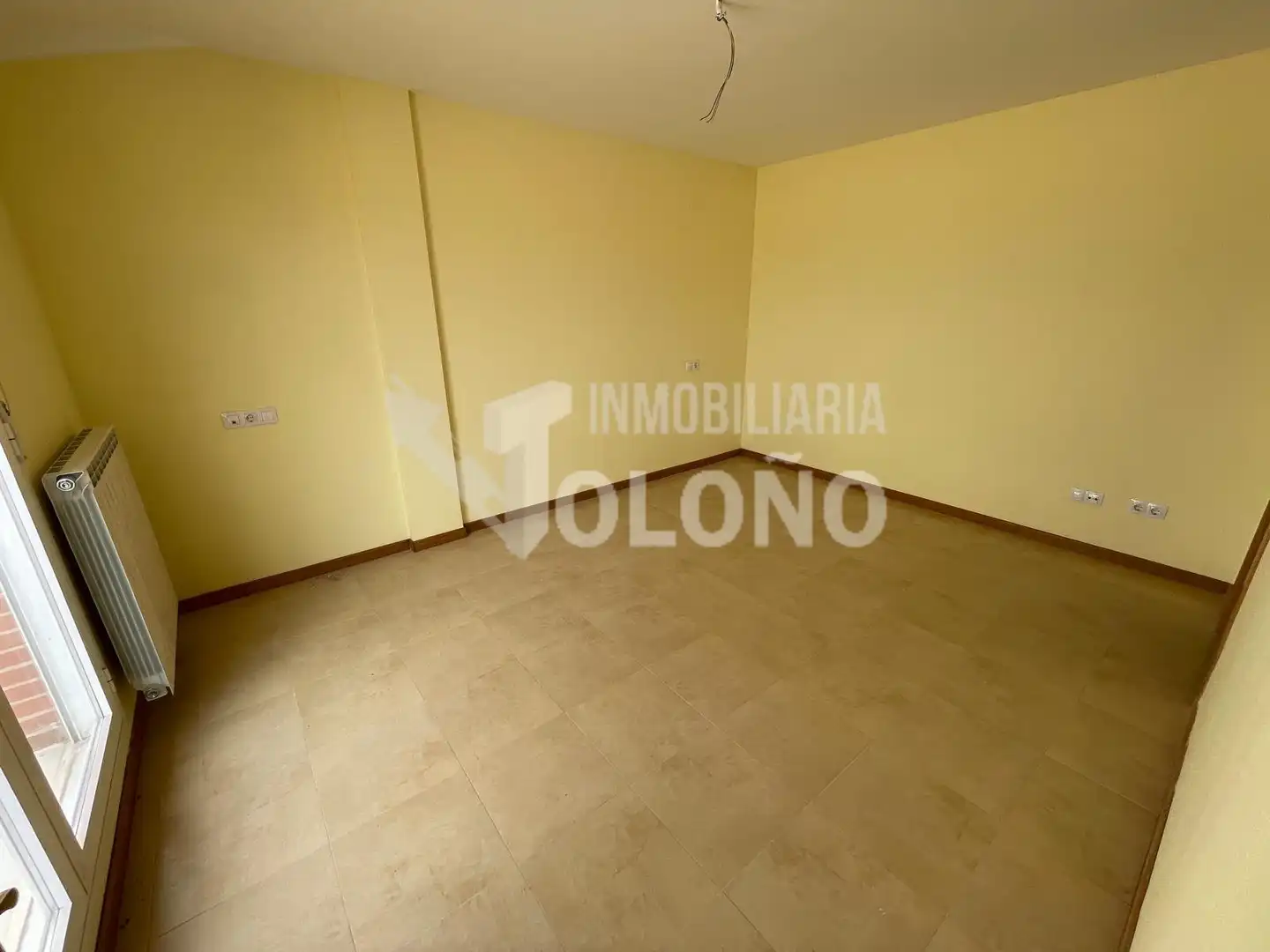 Dúplex en venta en Castañares de Rioja con Calefacción, Terraza y Trastero