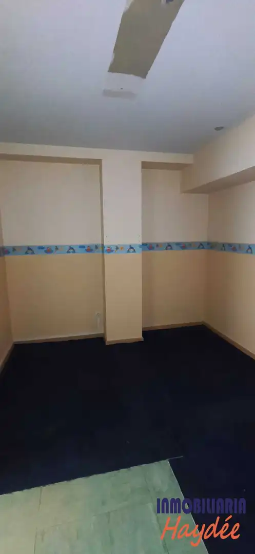 Habitación de Local en venta en Leioa