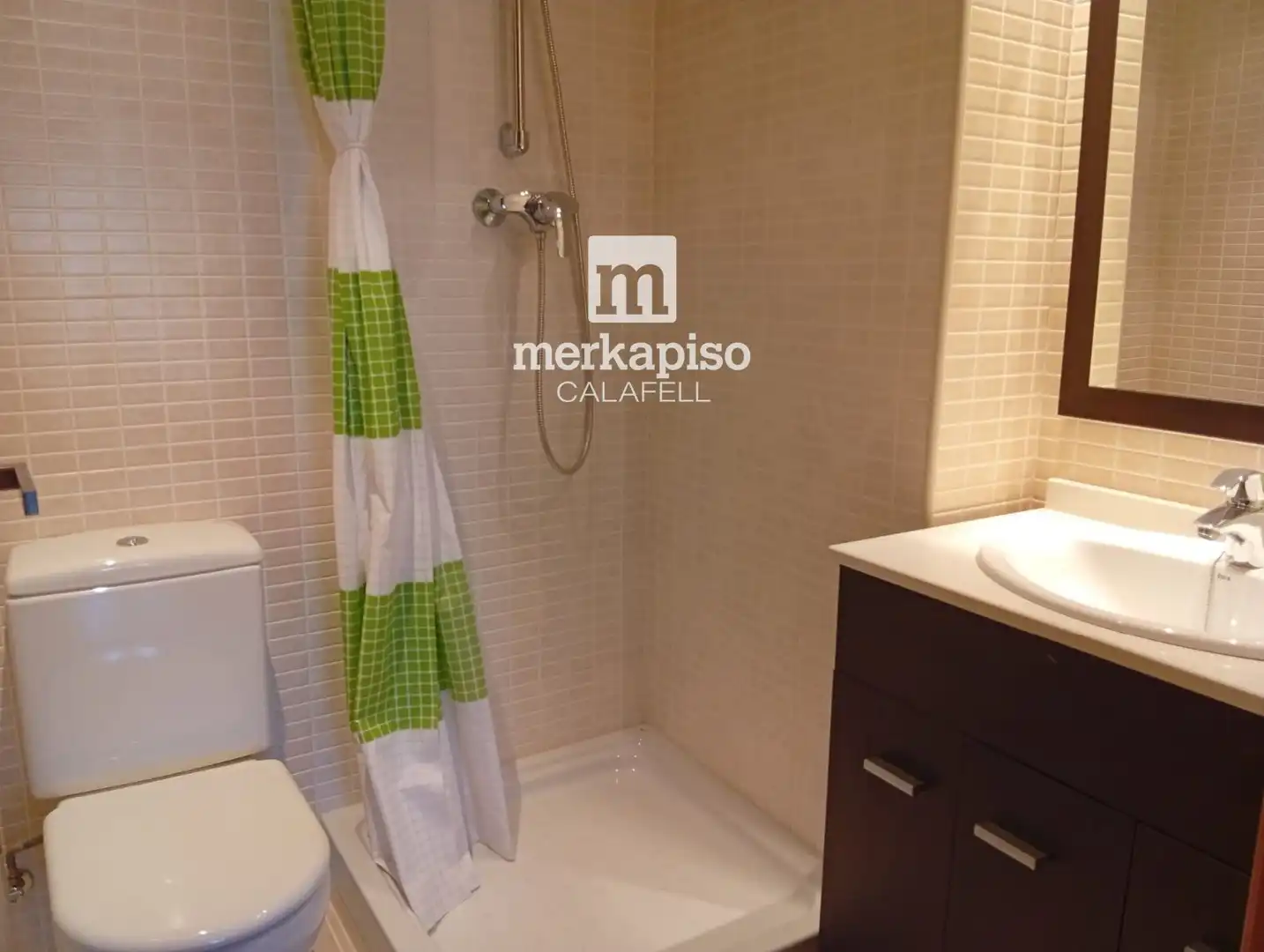Baño de Piso en venta en Calafell con Aire acondicionado, Calefacción y Piscina