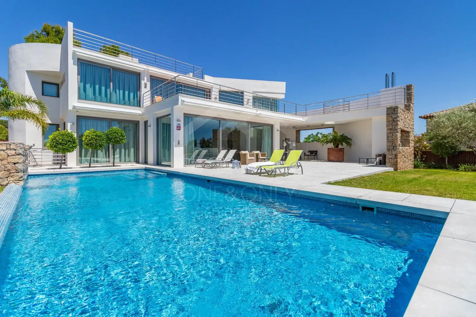 Piscina de Casa o chalet en venta en Mont-roig del Camp con Aire acondicionado, Calefacción y Jardín privado