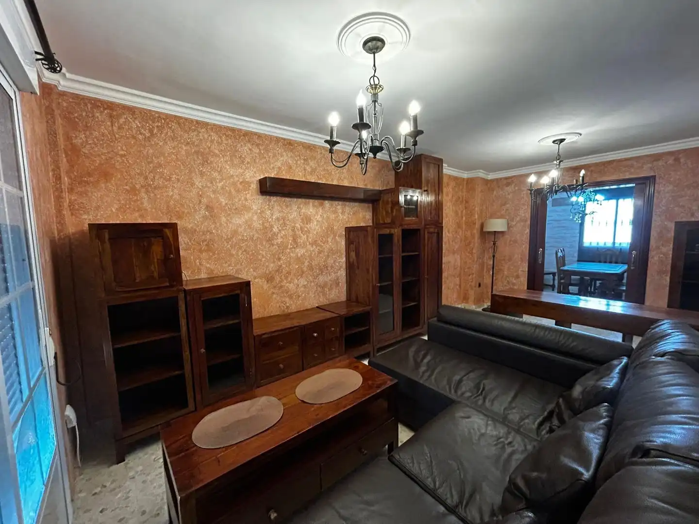 Sala d'estar de Casa adosada en venda en Chiclana de la Frontera amb Terrassa, Traster i Balcó