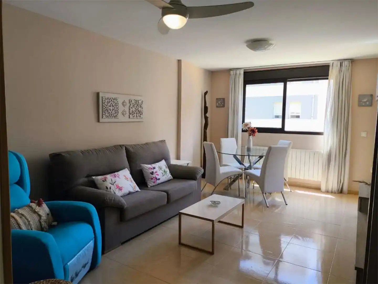 Wohnzimmer von Wohnung zum Verkauf in Onil mit Balkon