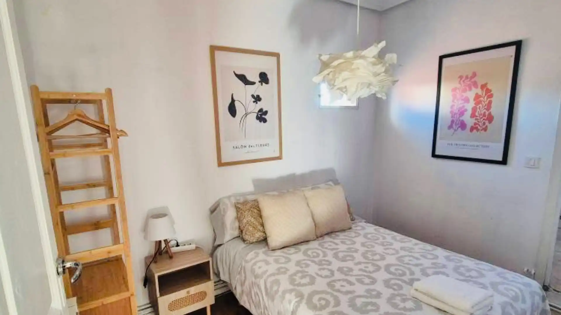 Habitación de Apartamento en venta en León Capital  con Calefacción, Parquet y Amueblado