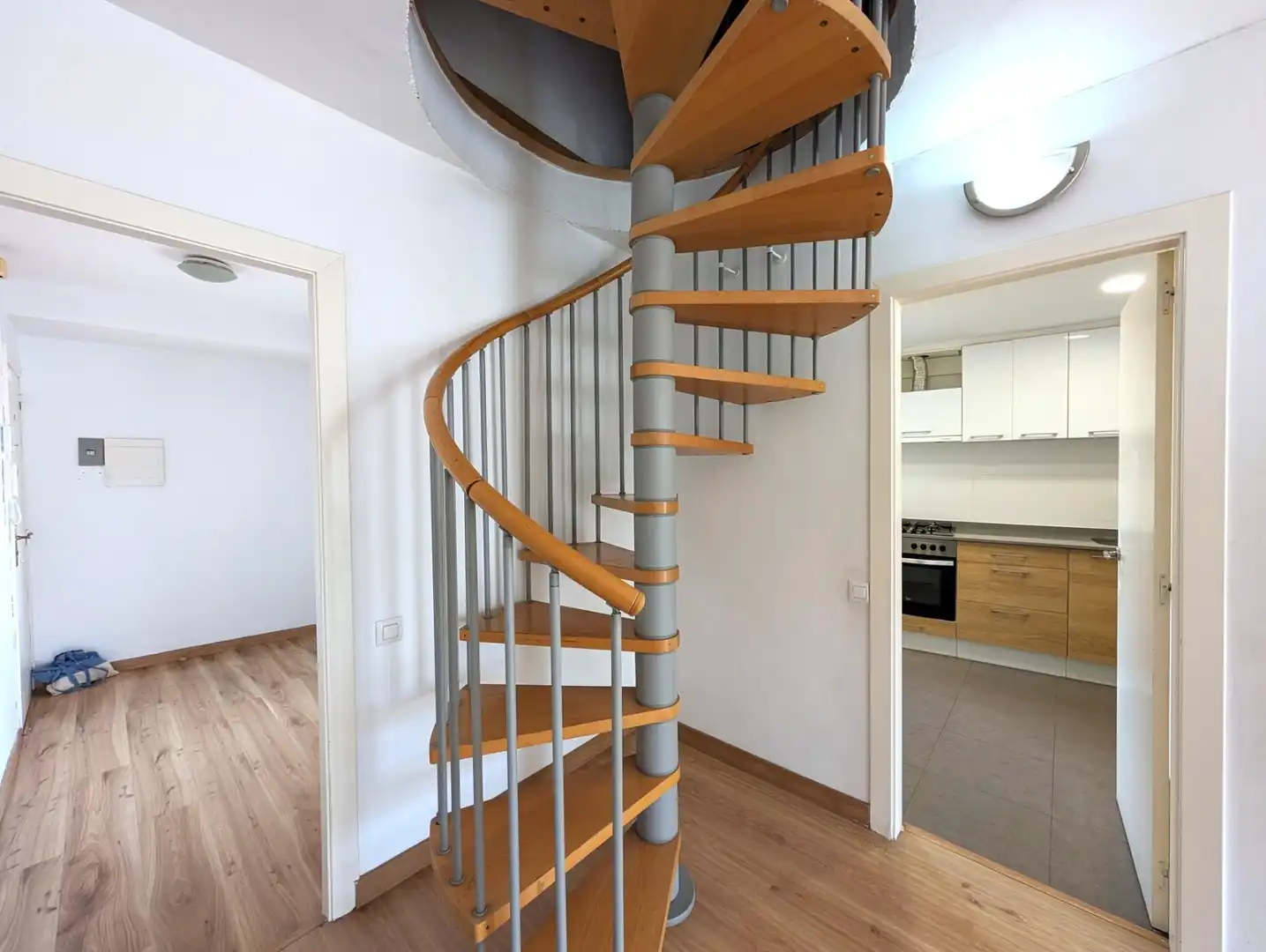 Dúplex en venta en Sant Vicenç Dels Horts con Aire acondicionado, Calefacción y Terraza