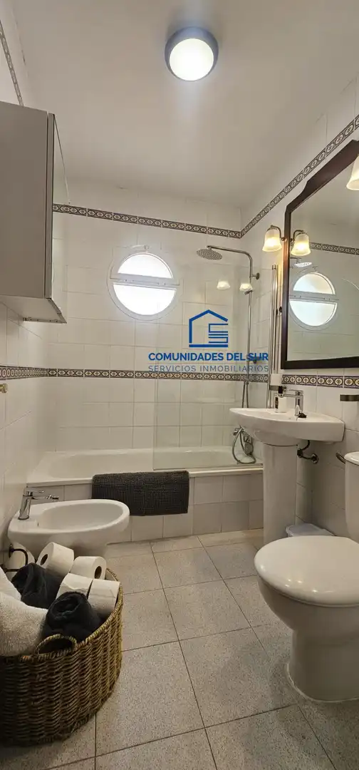 Badezimmer von Wohnungen zur Miete in Cádiz mit Klimaanlage, Heizung und Möbliert