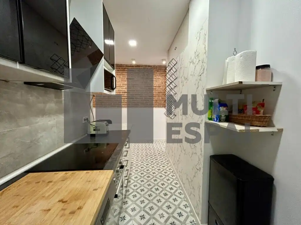 Cuina de Pis en venda en Barcelona amb Aire condicionat i Moblat