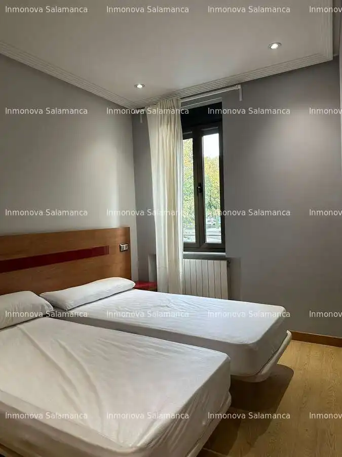 Bedroom of Flat for rent in Salamanca  with Heating and Furnished