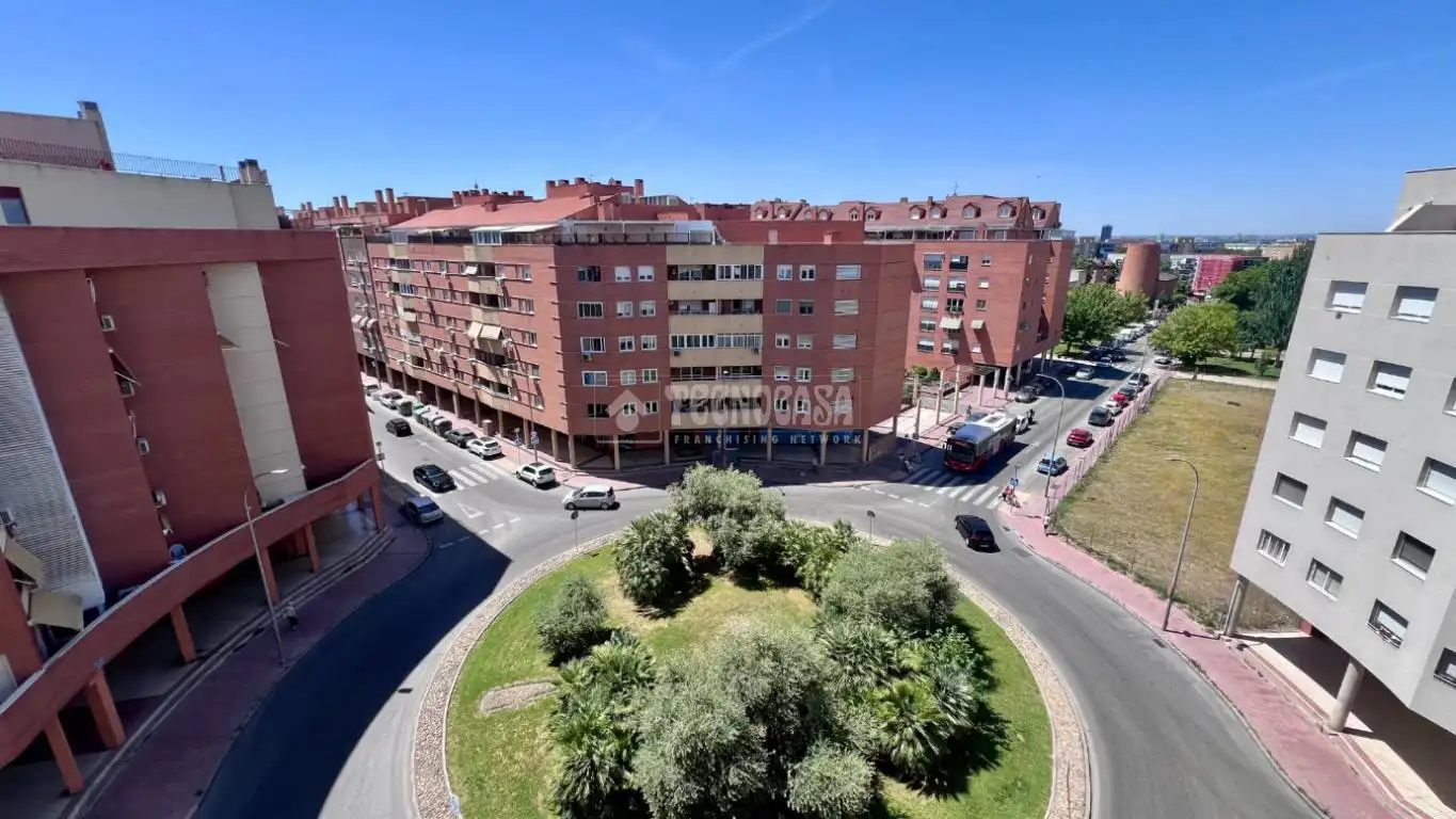 Exterior view of Flat for sale in Alcalá de Henares  with Air Conditioner, Heating and Terrace