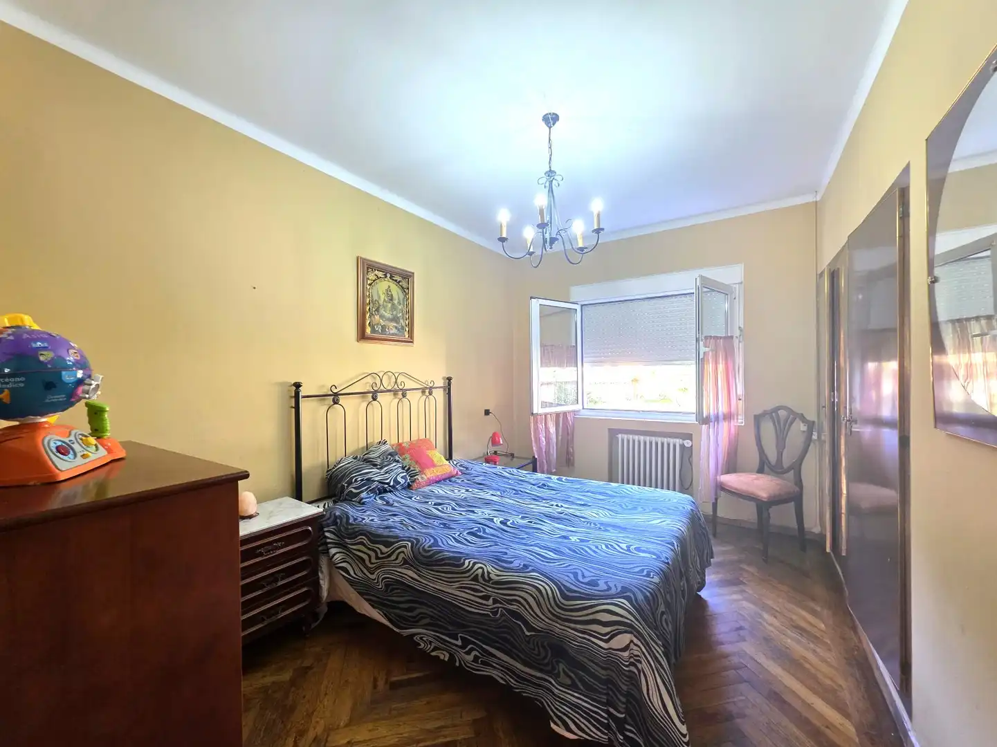 Habitación de Casa o chalet en venta en Siero con Calefacción, Parquet y Terraza