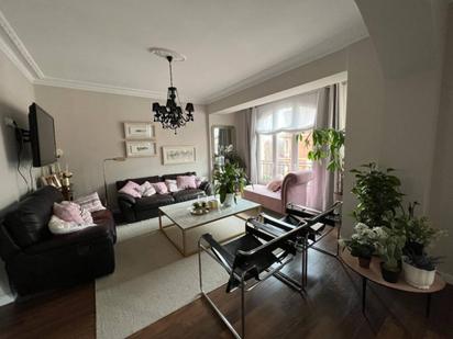 Living room of Flat for sale in  Logroño  with Parquet flooring and Storage room