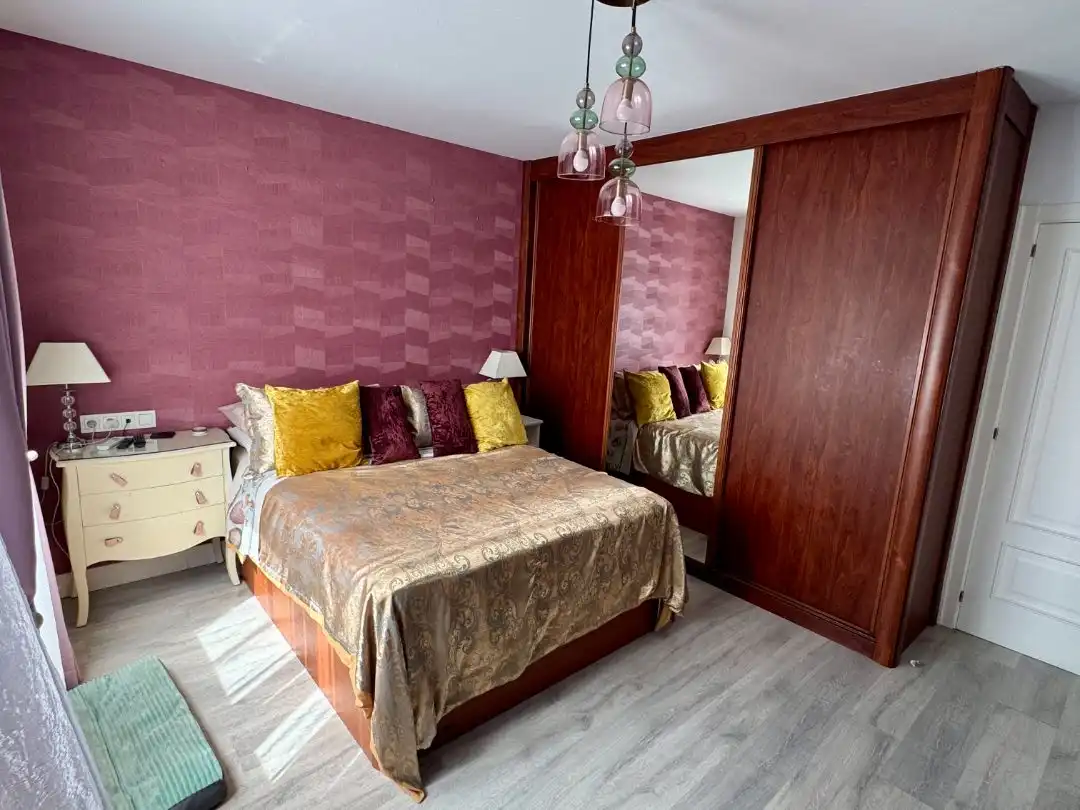 Bedroom of Flat for sale in Este