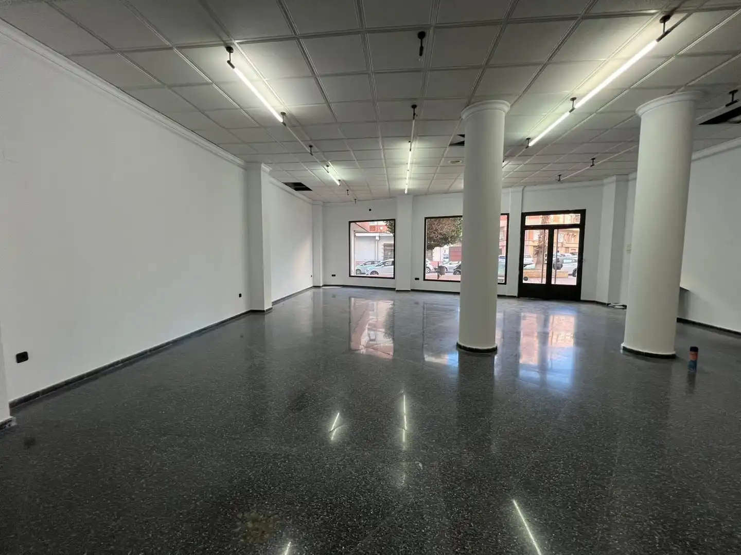 Local comercial en alquiler en Plaza de Toros - Avenida Chapí - Trinquete